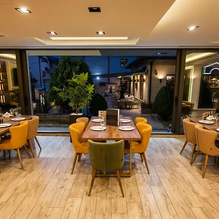 & Restaurant Ponte Bianco Bed and Breakfast Βράνιε